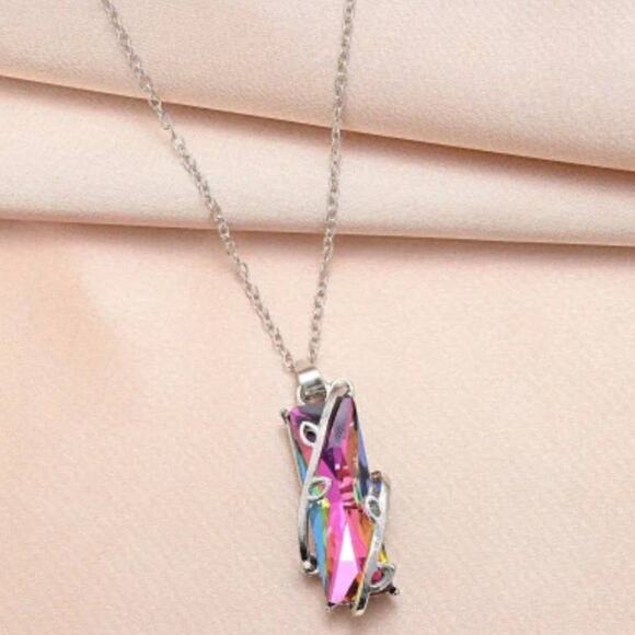 Gorgeous Bamboo Crystal Necklace Statement Piece - Picture 4 of 7